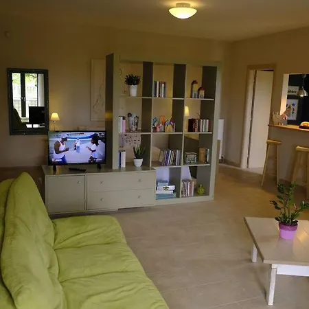 Apartment With Garden In Thessaloniki. Exteriér fotografie